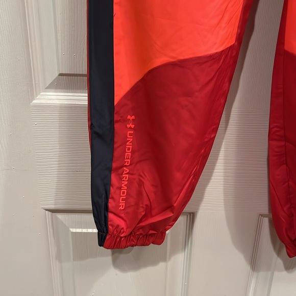 Under Armour brand size XS elastic waist joggers with pockets- NWT - Picture 3 of 8